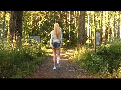 ❤️ Vacker kvinna rör sig långsamt, inte nakenvideo Fuckingvideo at us ❤
